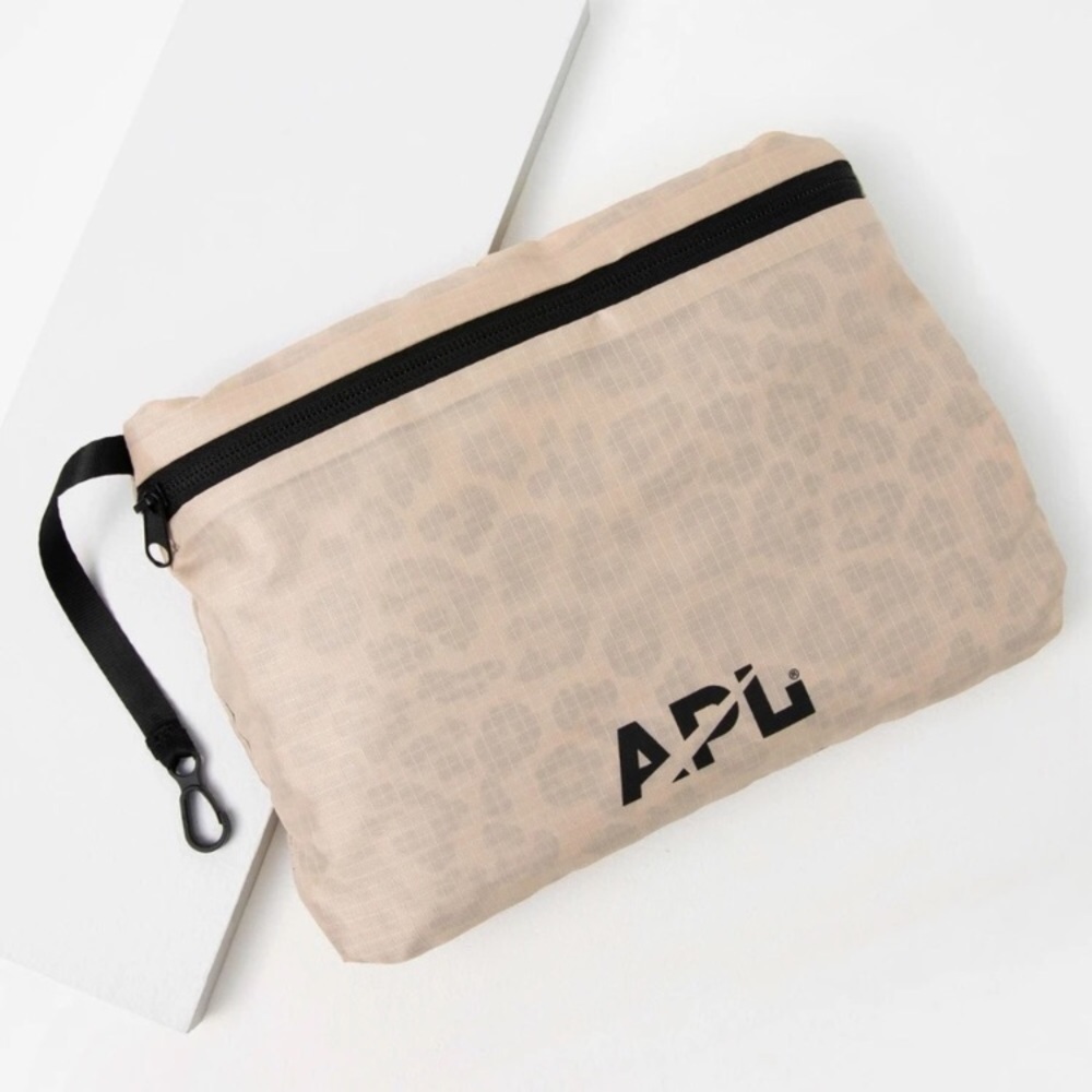 08 APL Packable Backpack Leopard - Picture 6 of 13